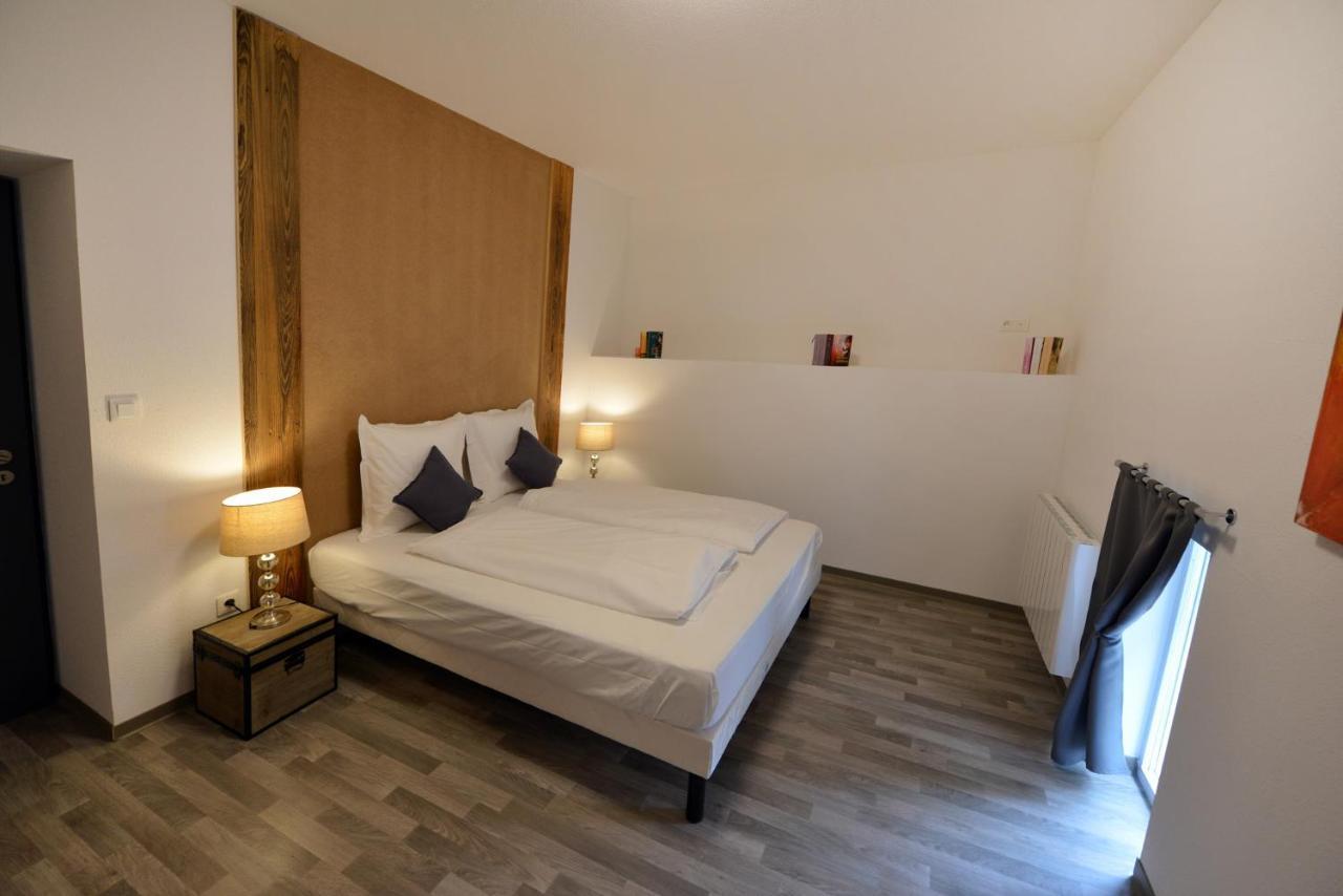 Gites Au Chateau Fleuri Eguisheim Habitación foto