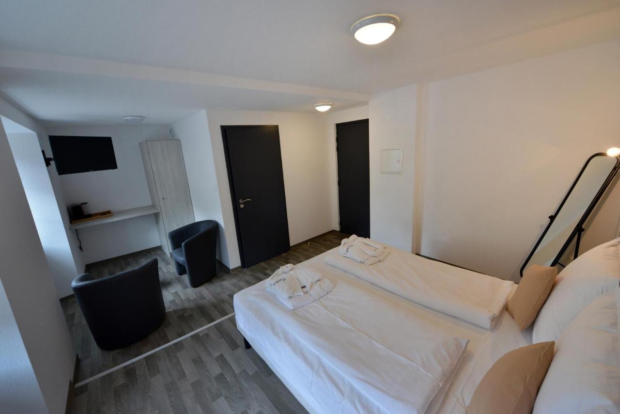 Gites Au Chateau Fleuri Eguisheim Habitación foto